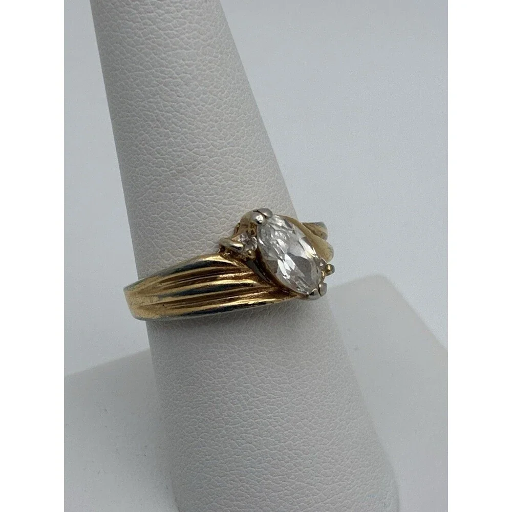 Beautiful Costume Wedding Band Marquise Glass Stone Size 8 Gold Tone